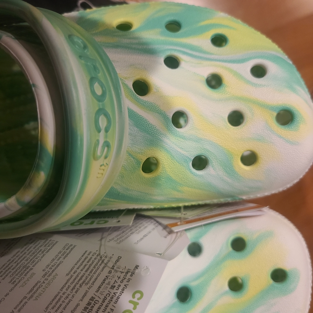 Crocs clog